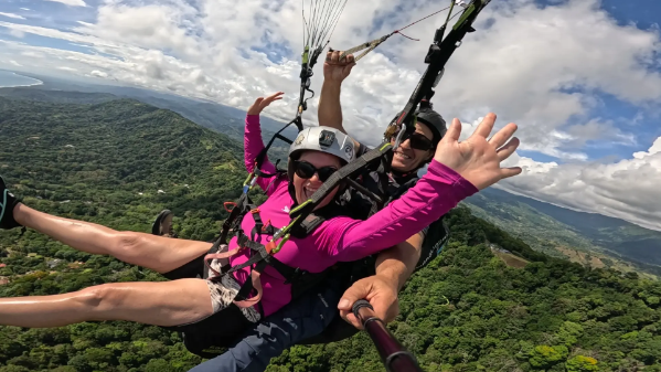 Vuelo en parapente sobre Costa Rica