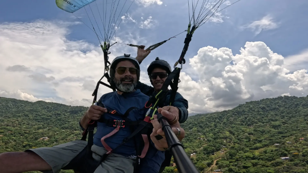 Vuelo en parapente sobre Bariloche, Patagonia argentina