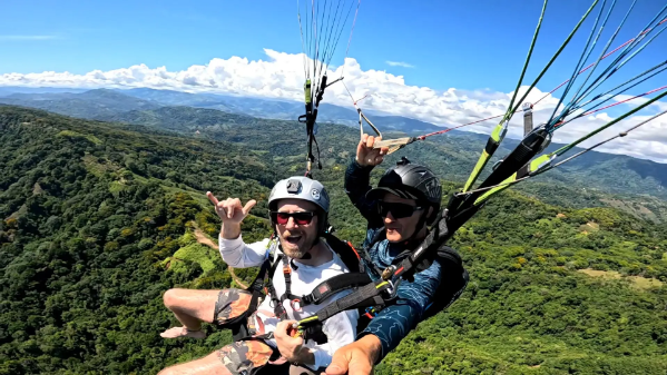 Vuelo en parapente sobre Bariloche, Patagonia argentina