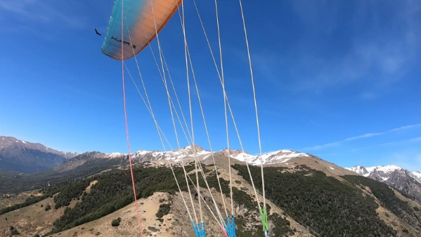 Vuelo en parapente sobre Bariloche, Patagonia argentina